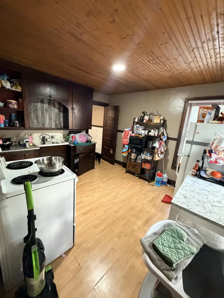 1607 Elwood Street Muskegon City MI 49442
