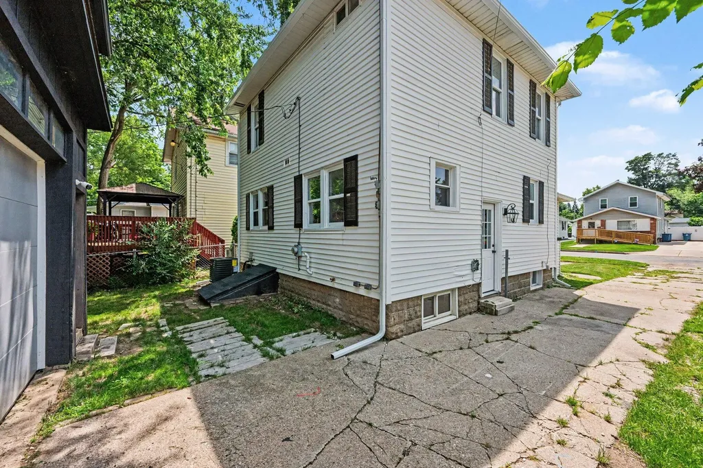 224 W Burnham Street W Battle Creek City MI 49015