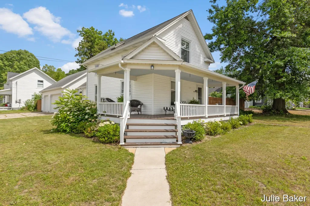 40 S Monroe Street NE Rockford City MI 49341
