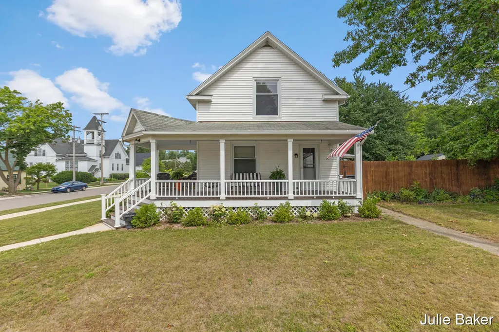 40 S Monroe Street NE Rockford City MI 49341