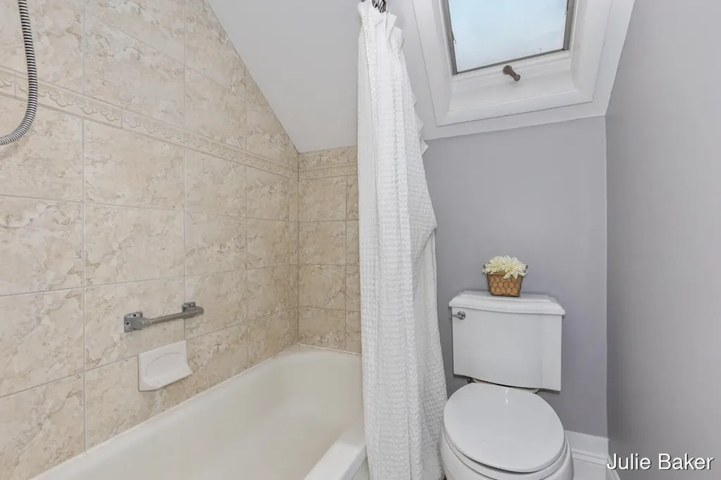 40 S Monroe Street NE Rockford City MI 49341