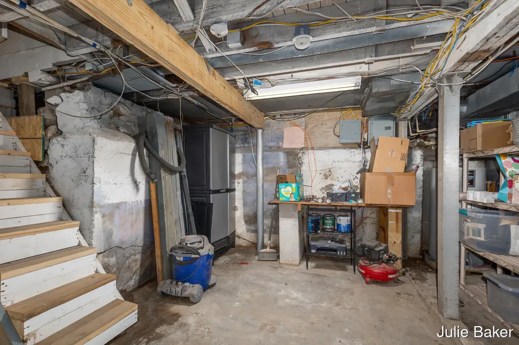 40 S Monroe Street NE Rockford City MI 49341
