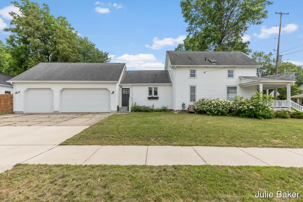 40 S Monroe Street NE Rockford City MI 49341