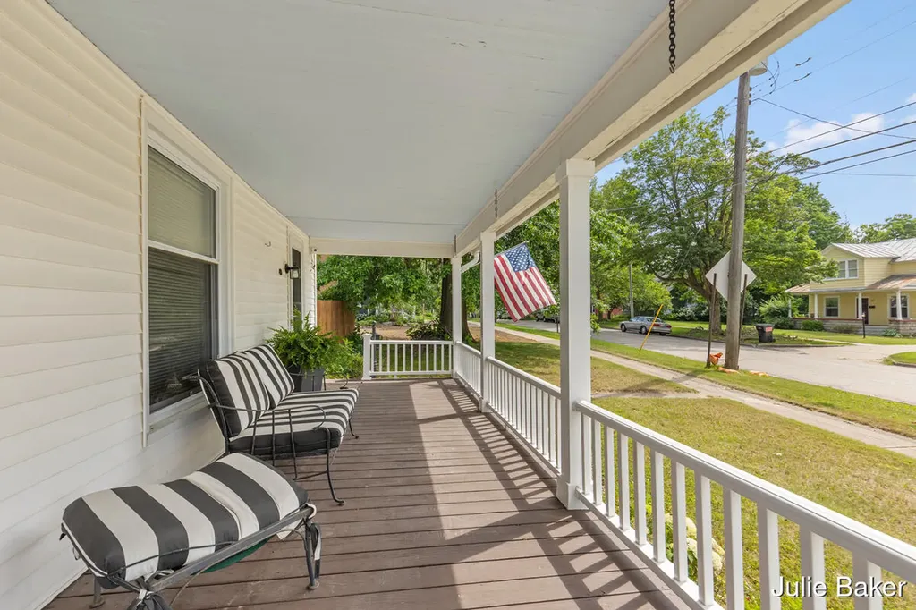 40 S Monroe Street NE Rockford City MI 49341