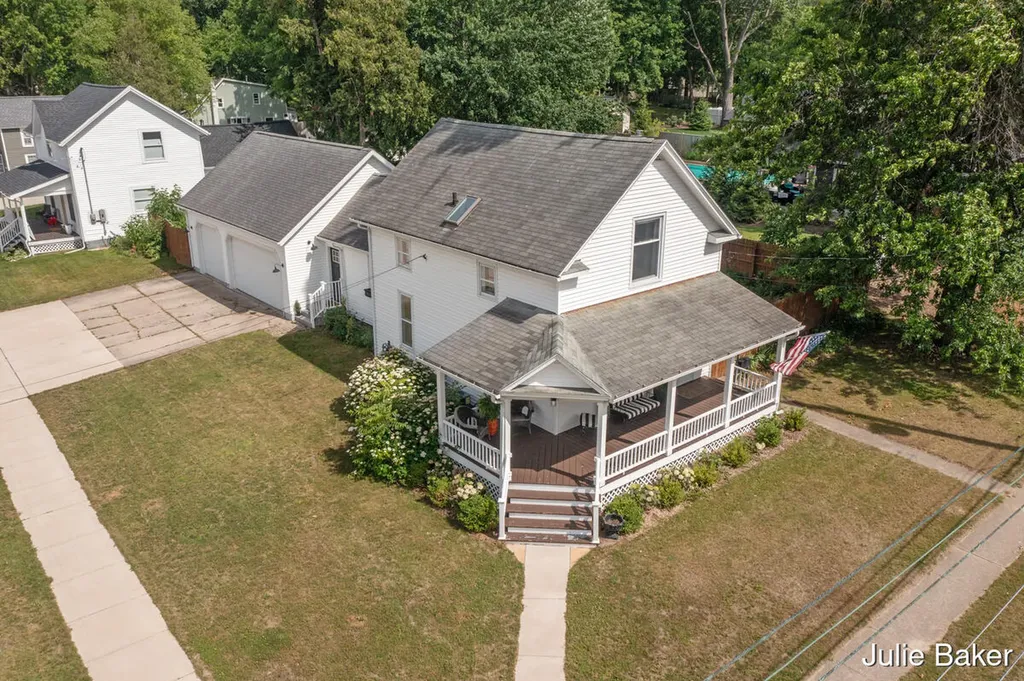 40 S Monroe Street NE Rockford City MI 49341