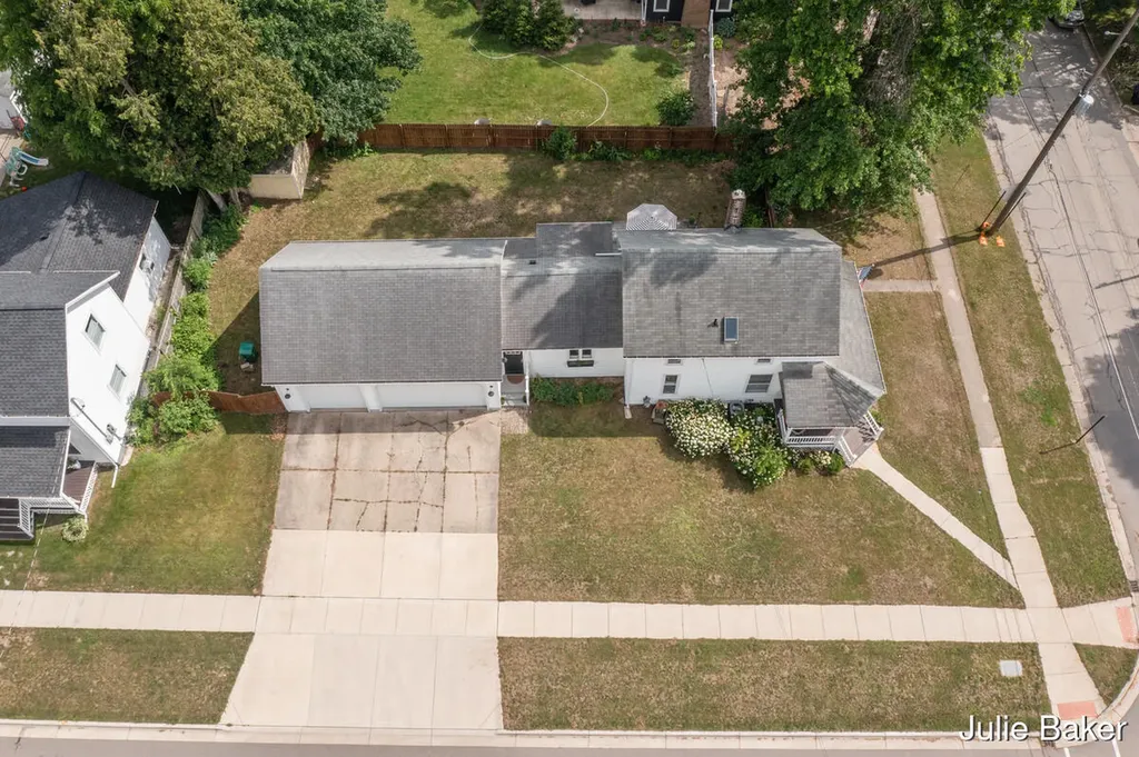 40 S Monroe Street NE Rockford City MI 49341