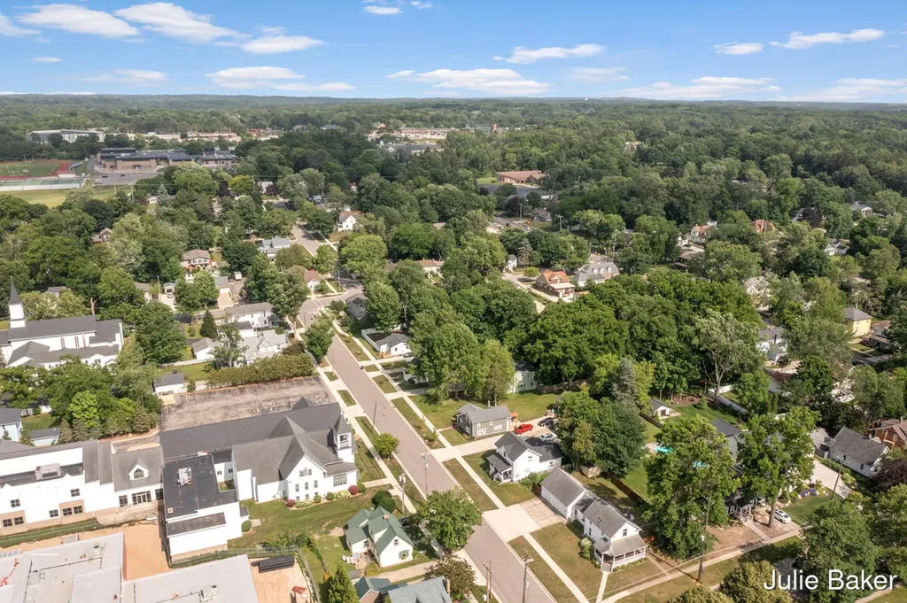 40 S Monroe Street NE Rockford City MI 49341