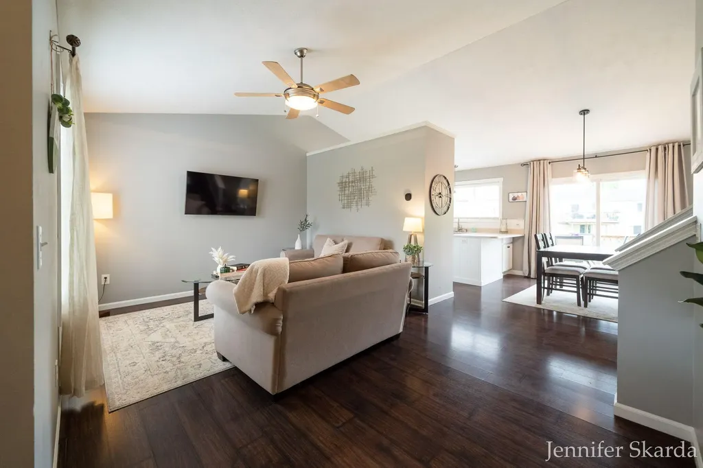 3054 Woodglen Street NW Grand Rapids City MI 49504