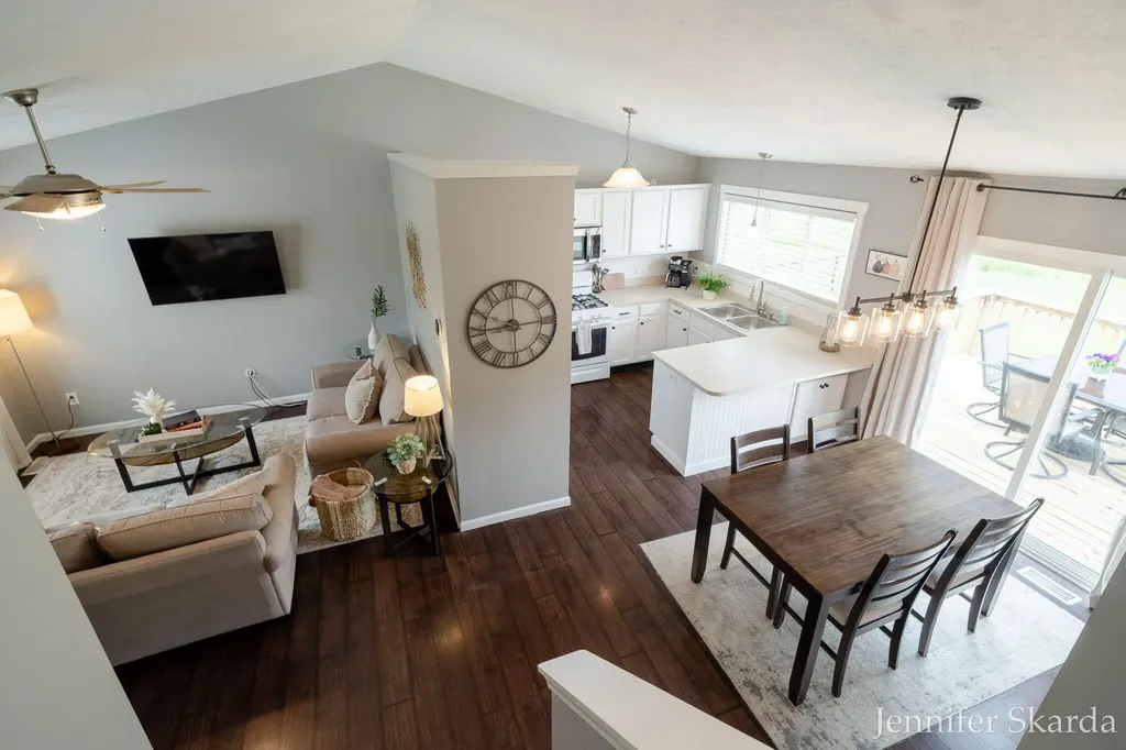 3054 Woodglen Street NW Grand Rapids City MI 49504