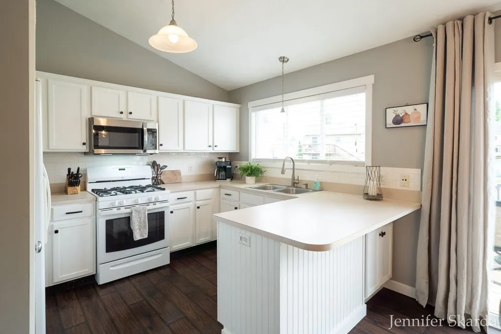 3054 Woodglen Street NW Grand Rapids City MI 49504