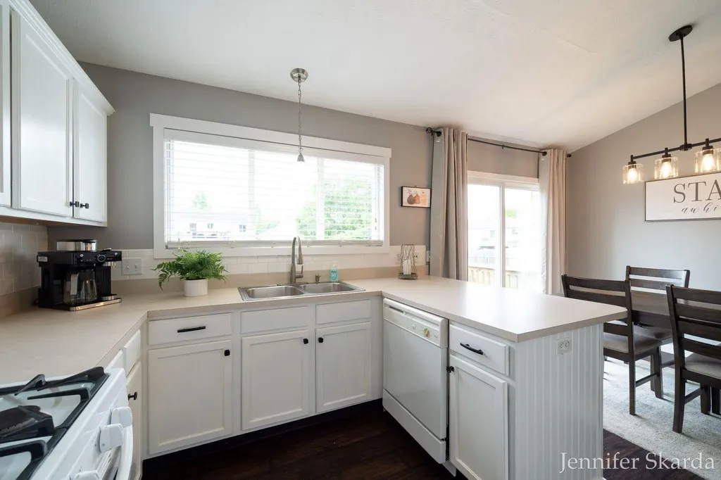 3054 Woodglen Street NW Grand Rapids City MI 49504