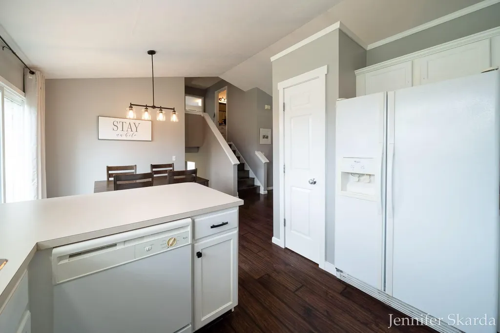 3054 Woodglen Street NW Grand Rapids City MI 49504