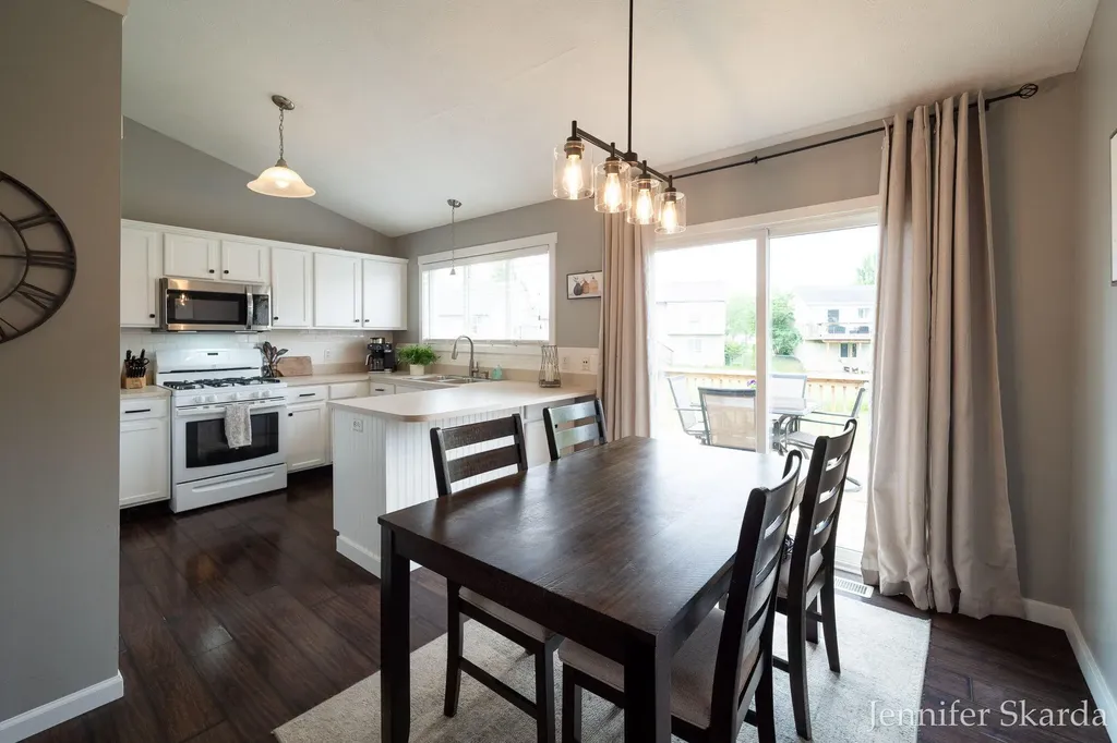 3054 Woodglen Street NW Grand Rapids City MI 49504