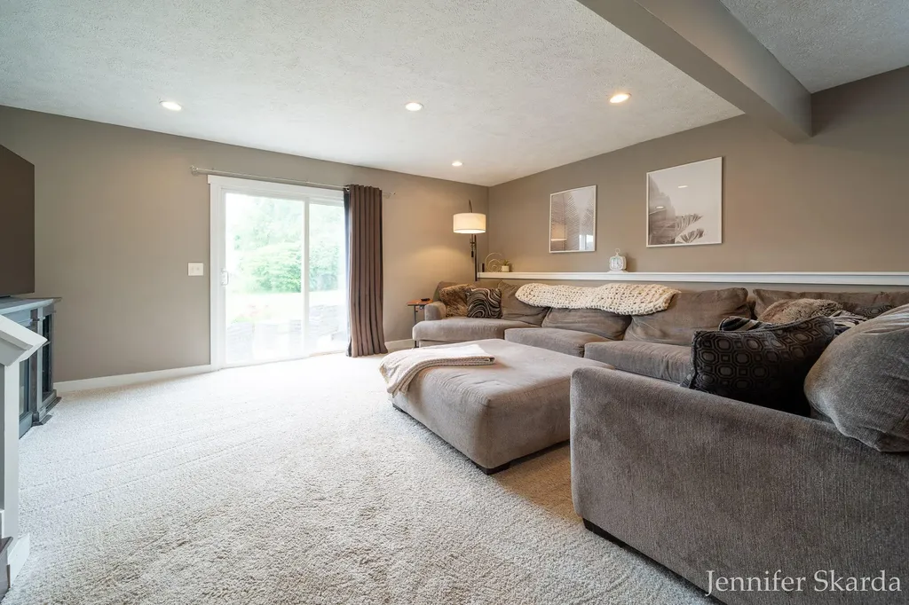 3054 Woodglen Street NW Grand Rapids City MI 49504