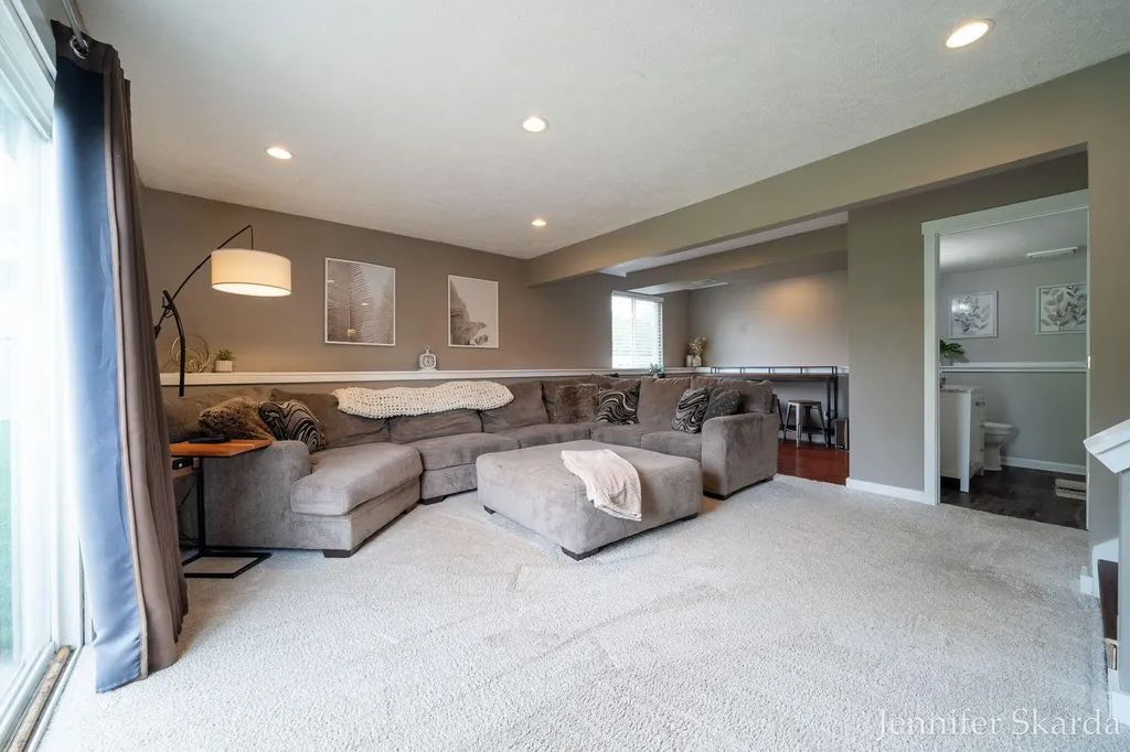 3054 Woodglen Street NW Grand Rapids City MI 49504
