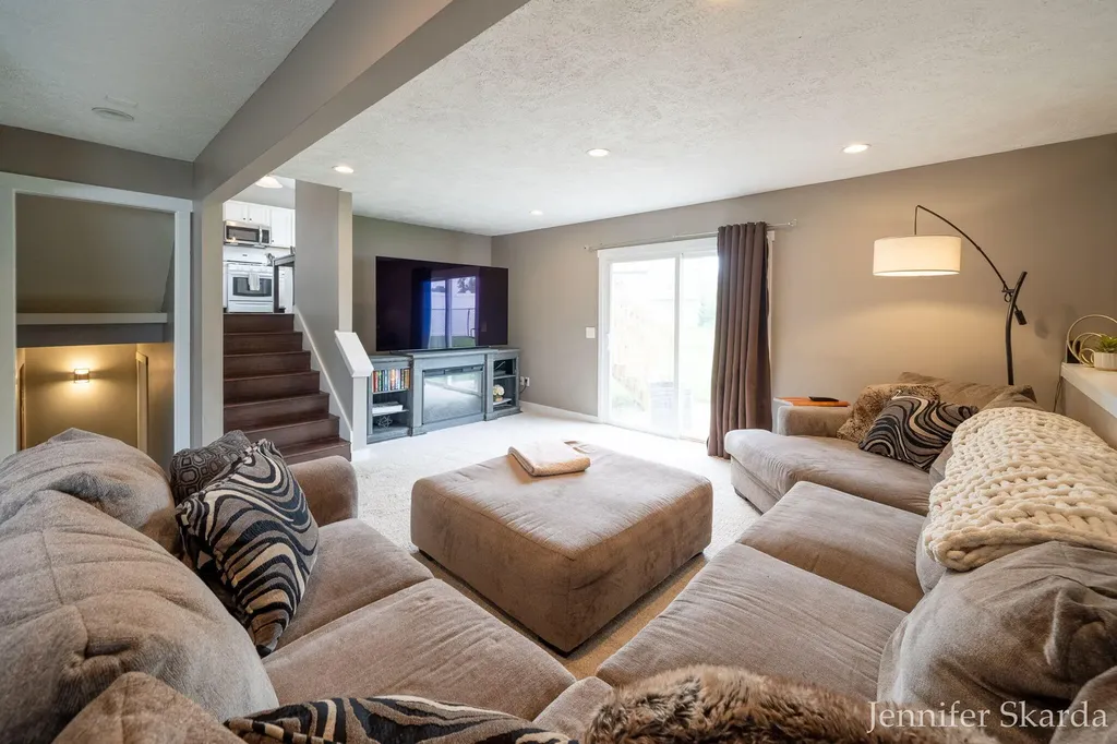 3054 Woodglen Street NW Grand Rapids City MI 49504