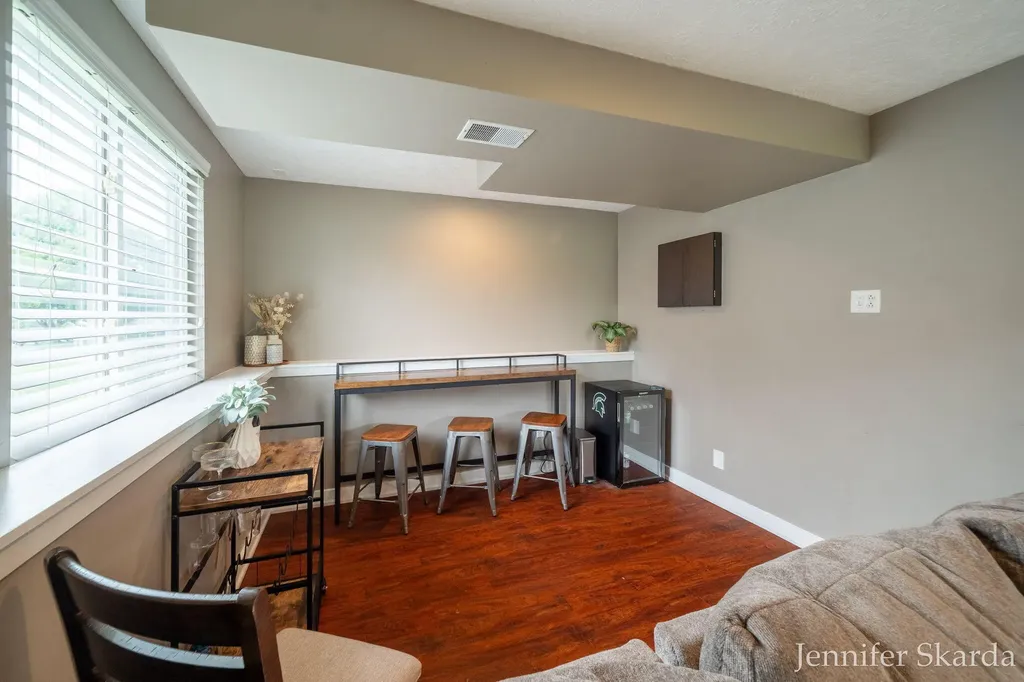 3054 Woodglen Street NW Grand Rapids City MI 49504