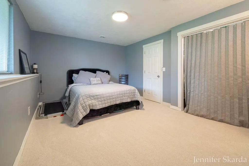 3054 Woodglen Street NW Grand Rapids City MI 49504