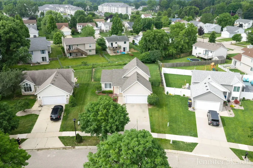 3054 Woodglen Street NW Grand Rapids City MI 49504