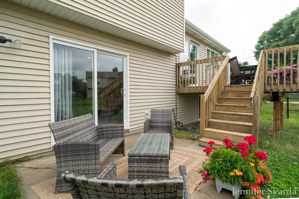 3054 Woodglen Street NW Grand Rapids City MI 49504