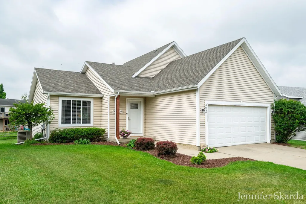 3054 Woodglen Street NW Grand Rapids City MI 49504