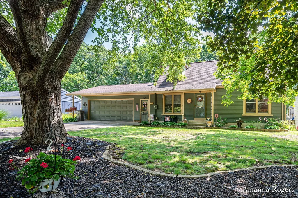 1464 Baywicke Drive SE Lowell Charter Township MI 49331