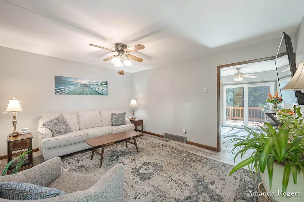 1464 Baywicke Drive SE Lowell Charter Township MI 49331