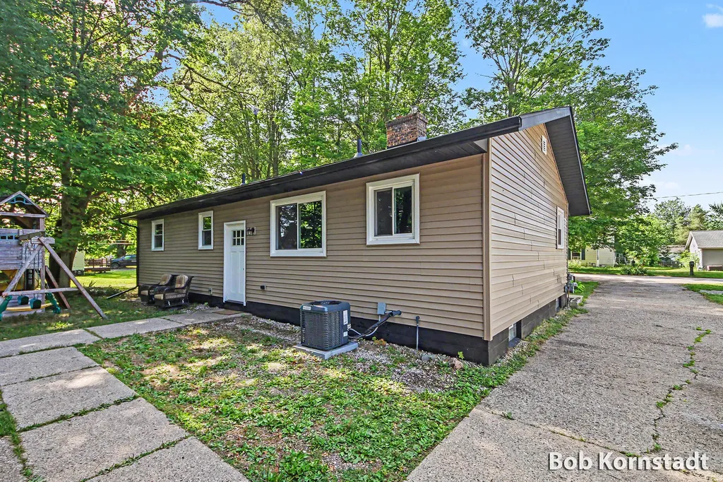 516 W Elm Street Wayland Township MI 49348