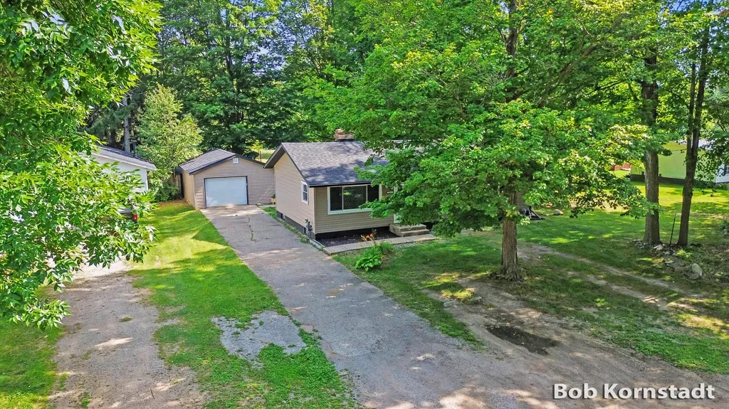 516 W Elm Street Wayland Township MI 49348