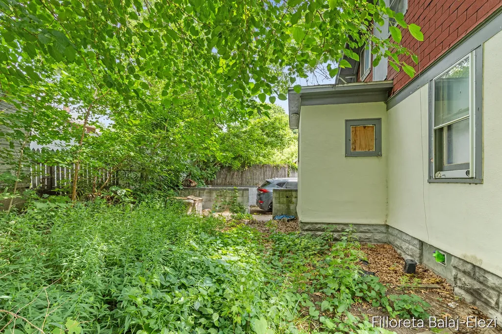 627 Watkins Street SE Grand Rapids City MI 49507