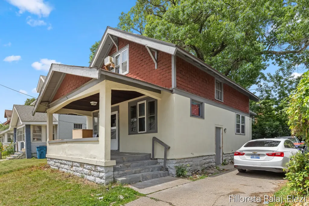 627 Watkins Street SE Grand Rapids City MI 49507