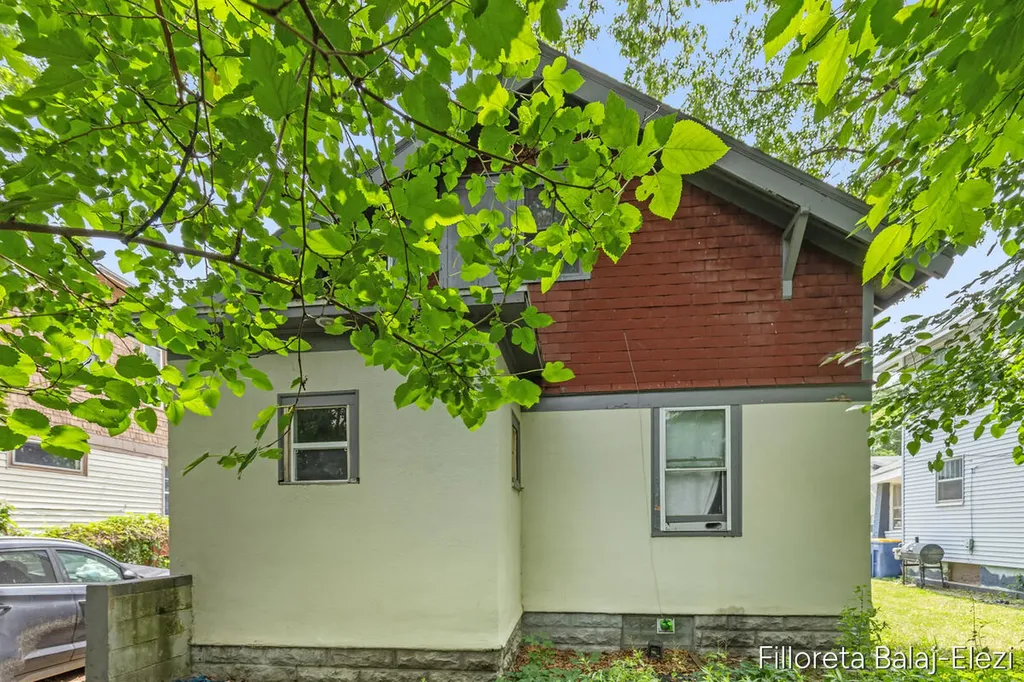 627 Watkins Street SE Grand Rapids City MI 49507