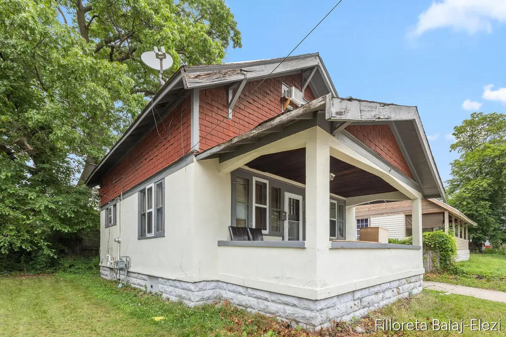 627 Watkins Street SE Grand Rapids City MI 49507