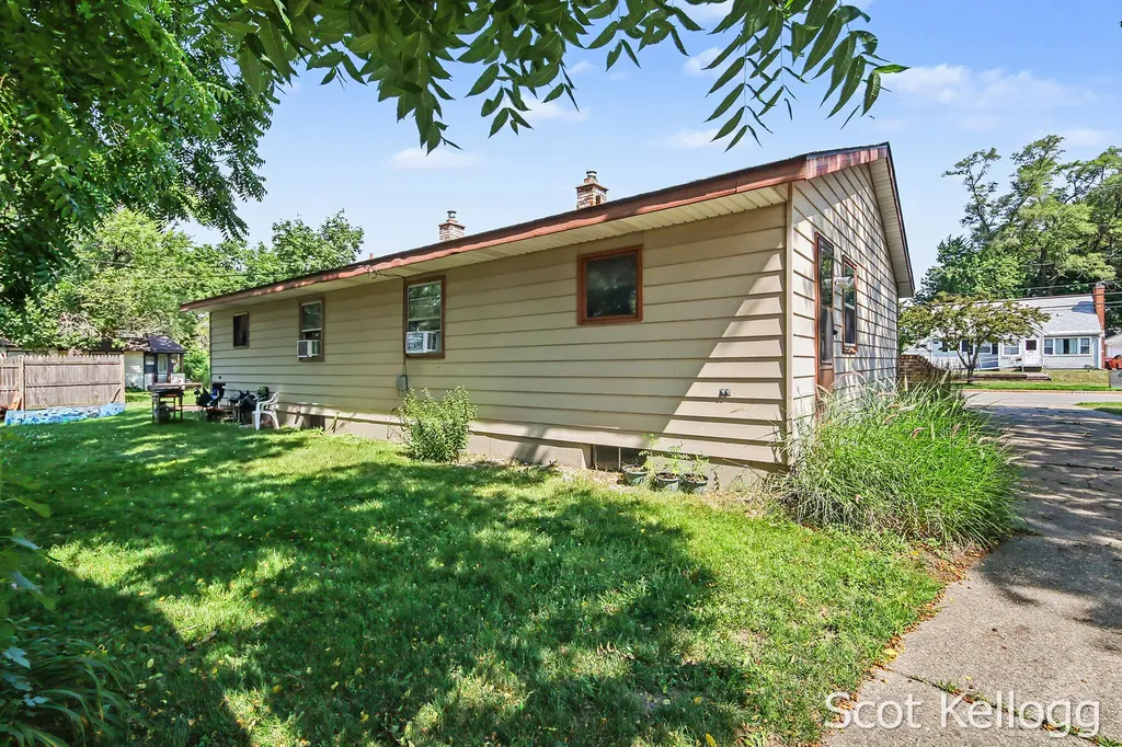 1330-1332 36th Street SW Wyoming City MI 49509