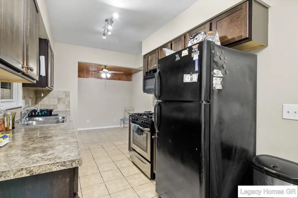 4250 Illinois Avenue SW Wyoming City MI 49509