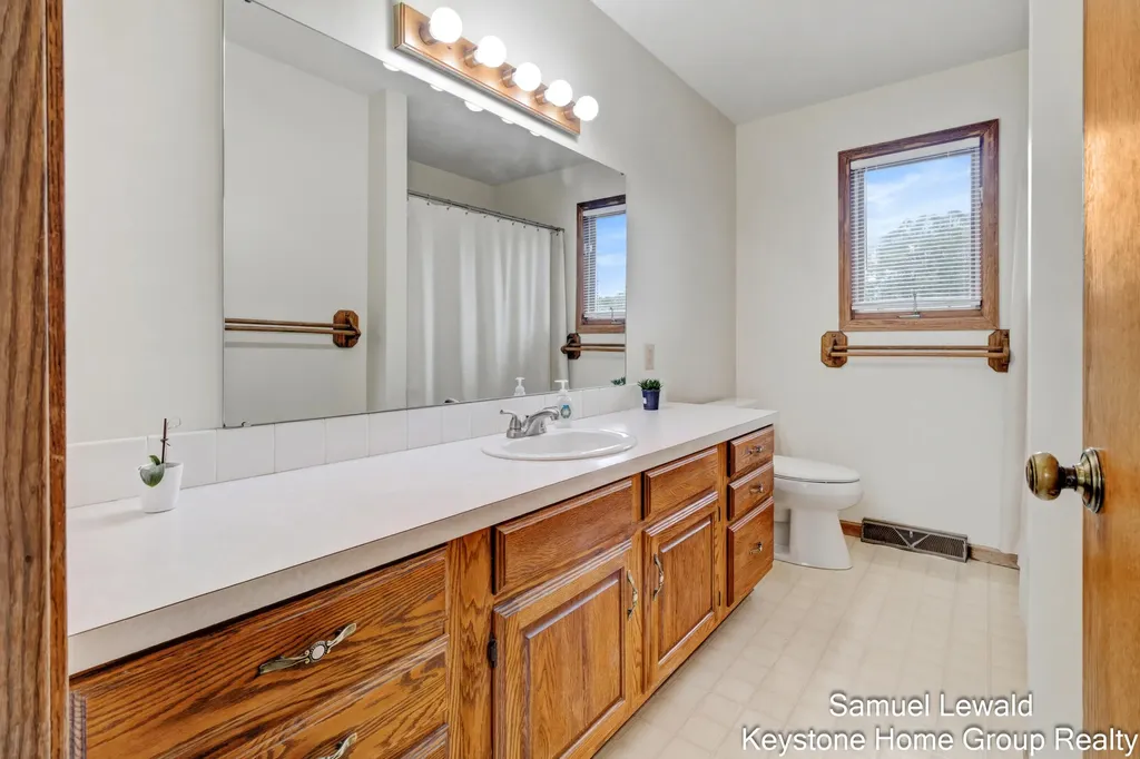 4551 Springmont Drive SE Kentwood City MI 49512