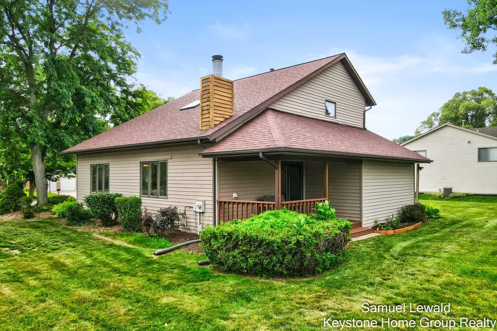 4551 Springmont Drive SE Kentwood City MI 49512