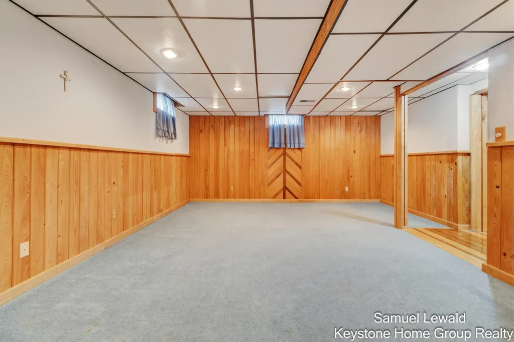 4551 Springmont Drive SE Kentwood City MI 49512