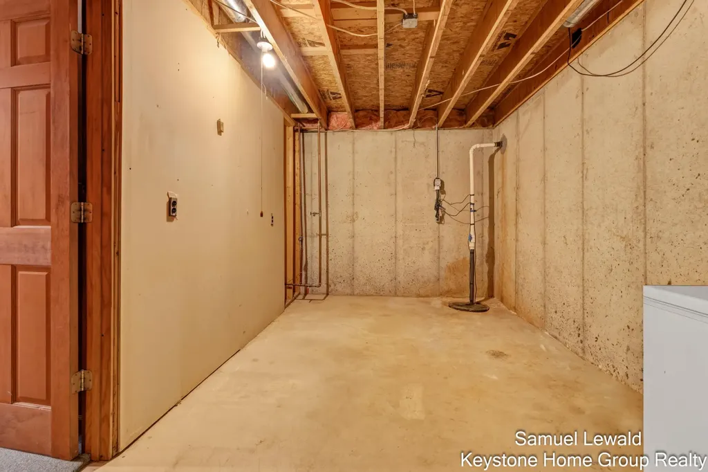 4551 Springmont Drive SE Kentwood City MI 49512