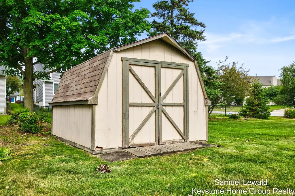 4551 Springmont Drive SE Kentwood City MI 49512