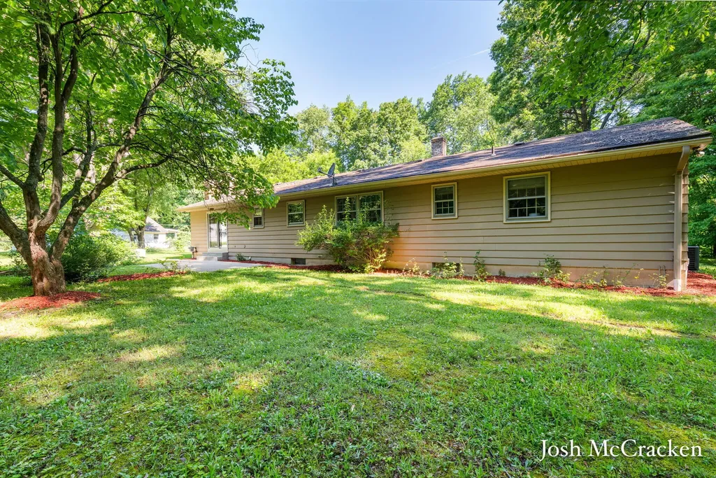 2894 Gulliford Drive SE Lowell Charter Township MI 49331