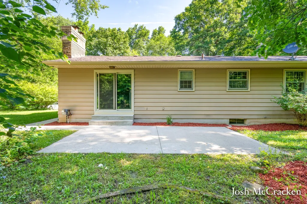 2894 Gulliford Drive SE Lowell Charter Township MI 49331