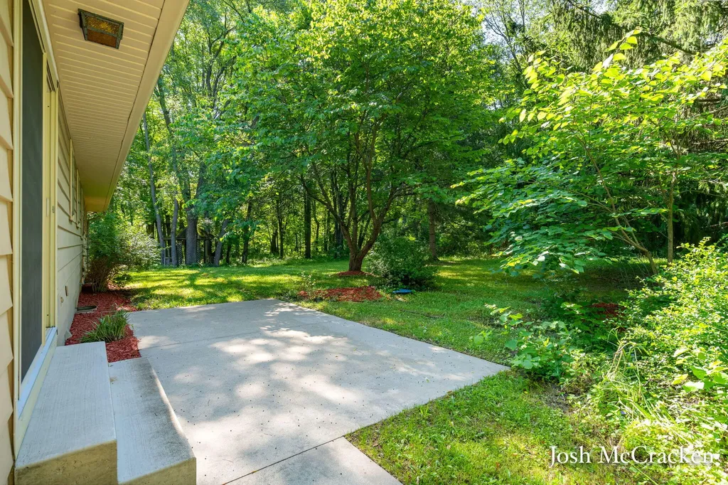 2894 Gulliford Drive SE Lowell Charter Township MI 49331