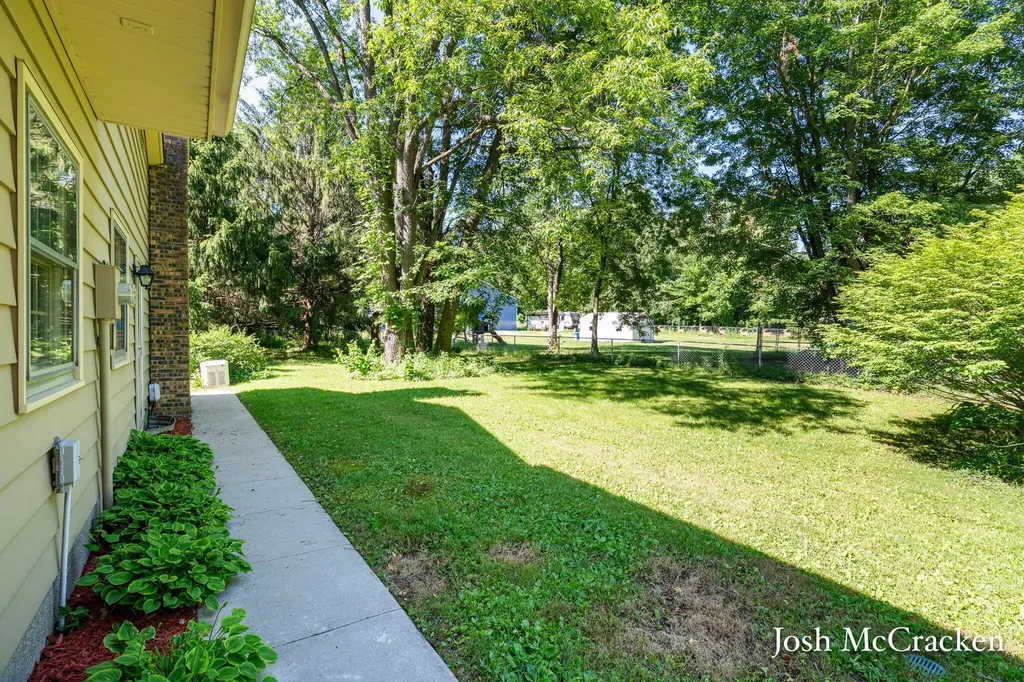 2894 Gulliford Drive SE Lowell Charter Township MI 49331