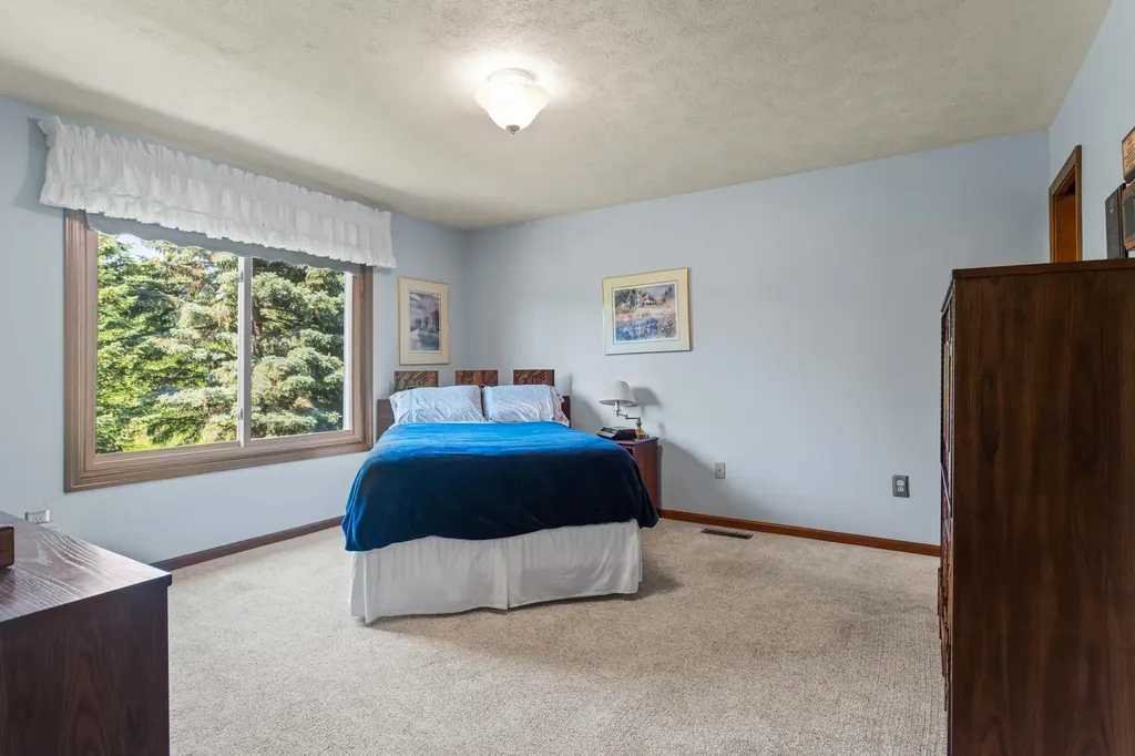 2271 Southgate Drive SE Kentwood City MI 49508