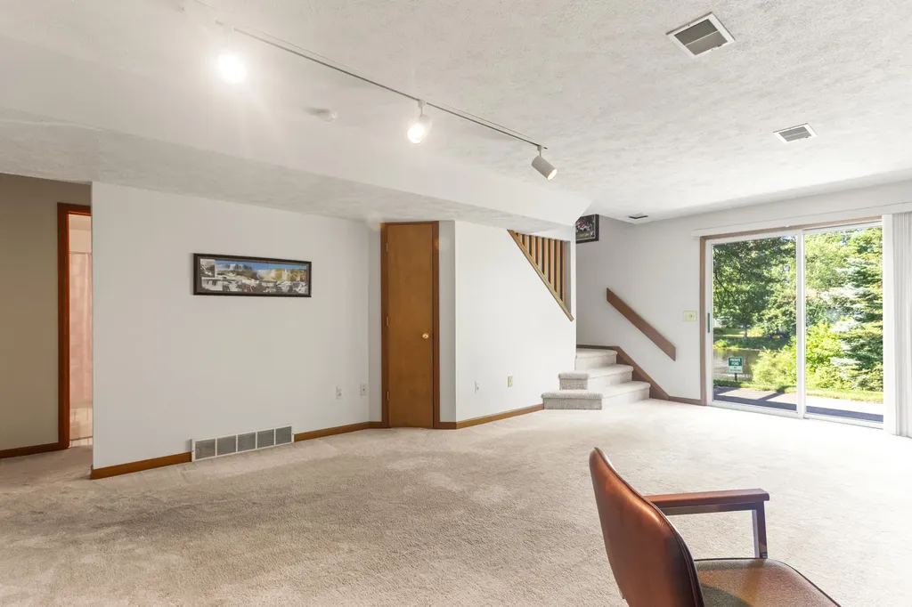 2271 Southgate Drive SE Kentwood City MI 49508