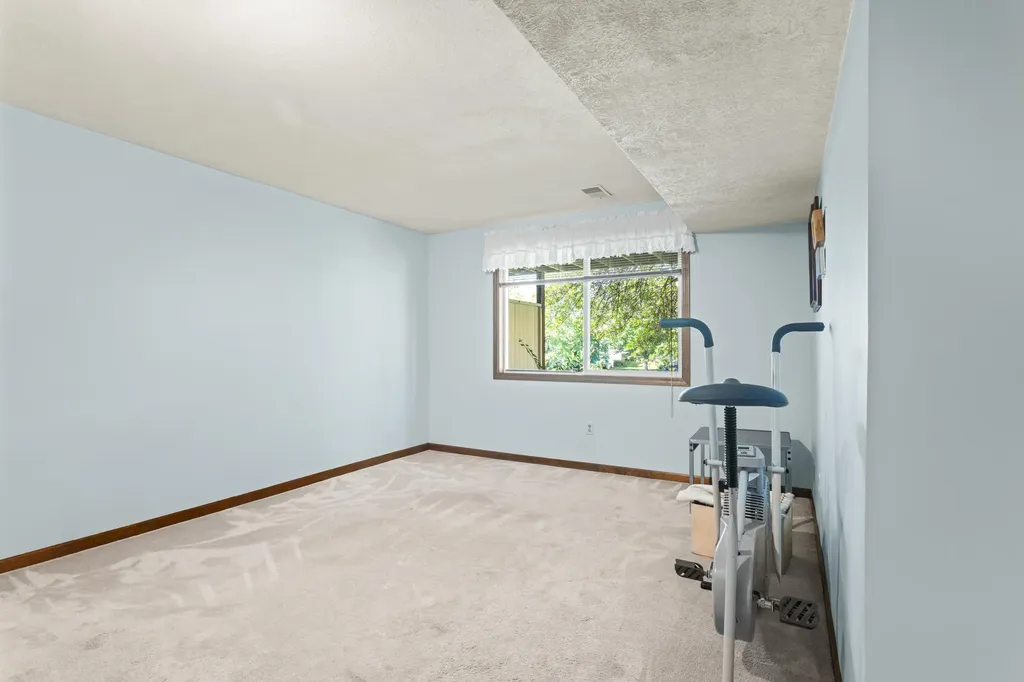 2271 Southgate Drive SE Kentwood City MI 49508