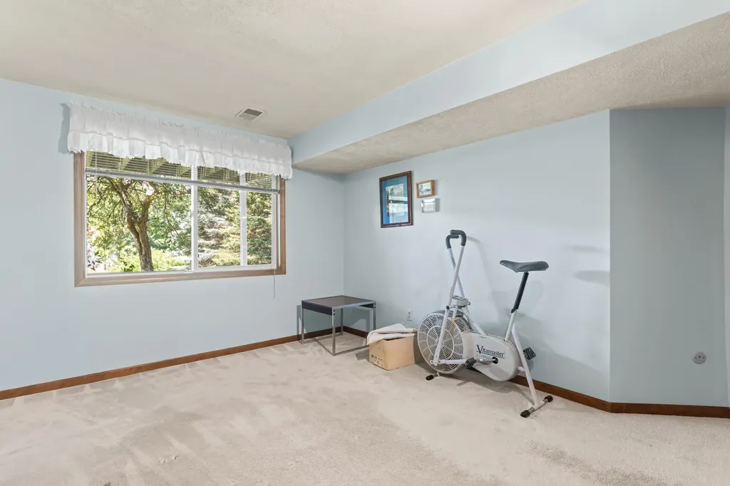 2271 Southgate Drive SE Kentwood City MI 49508