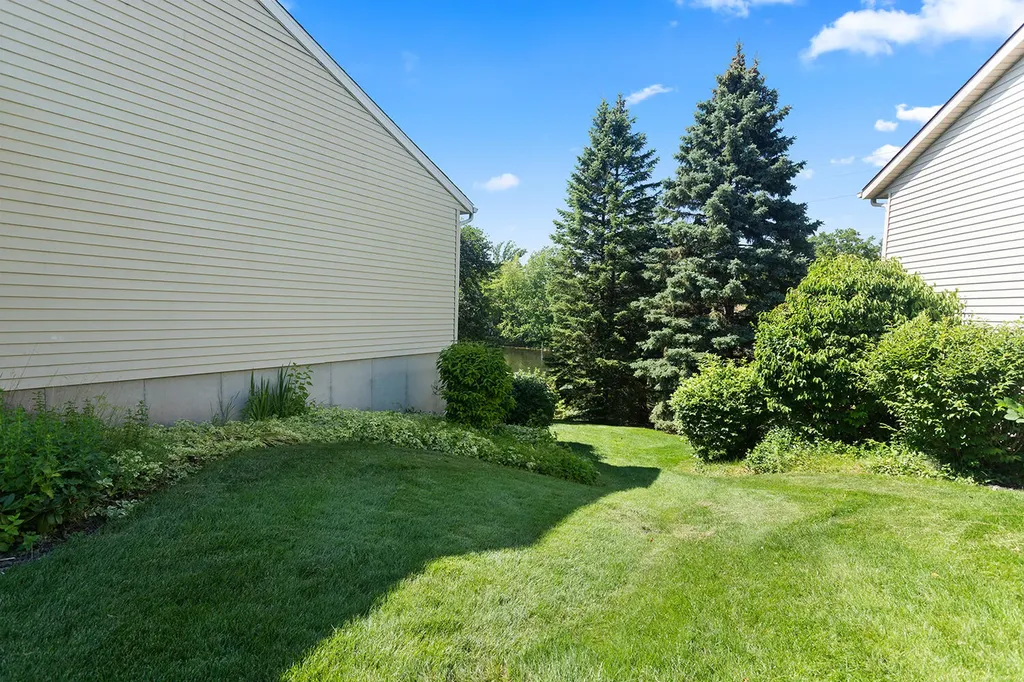 2271 Southgate Drive SE Kentwood City MI 49508