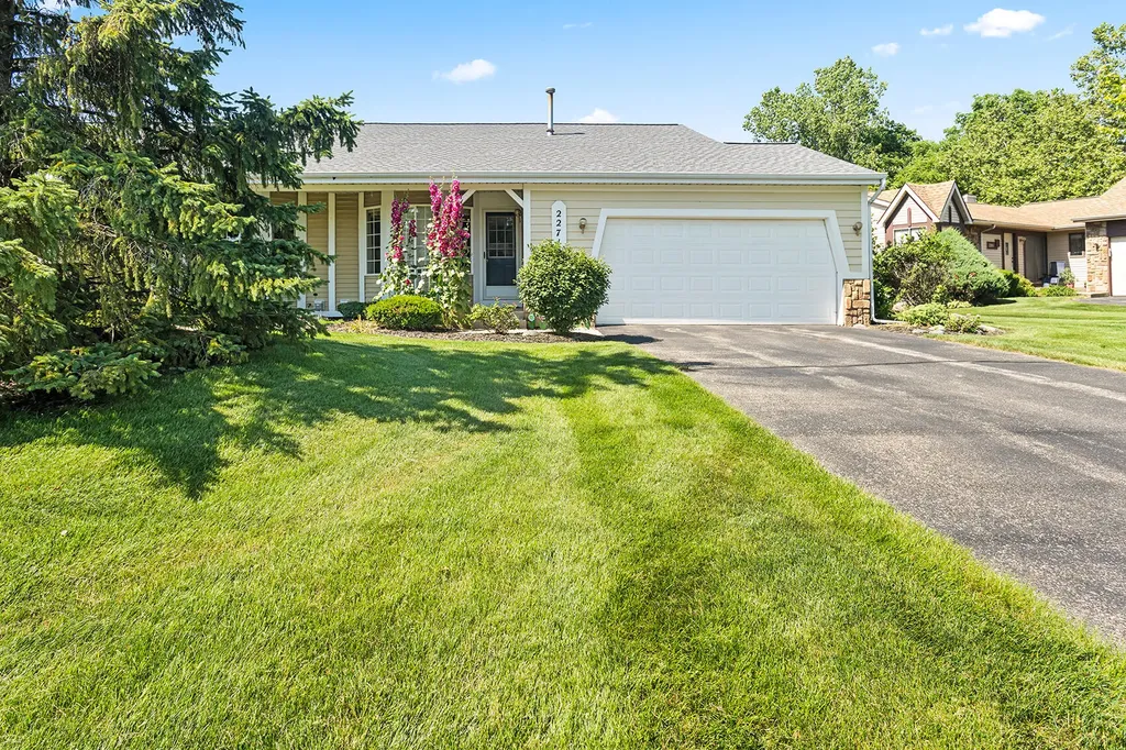 2271 Southgate Drive SE Kentwood City MI 49508
